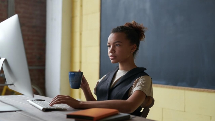 Methods to Write a Resume in 2025: Newbie’s Information + Examples